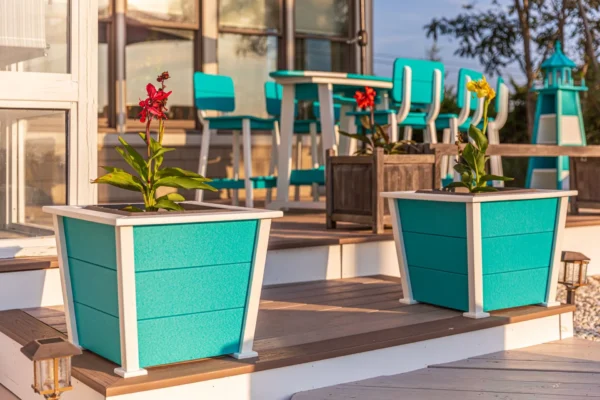 planter large white Aruba blue